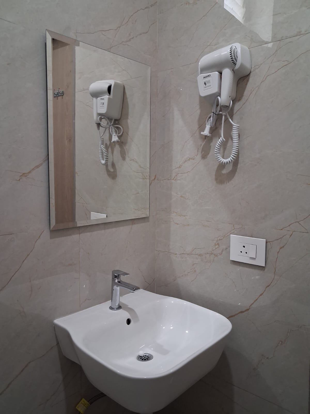 Washbasin and Mirror